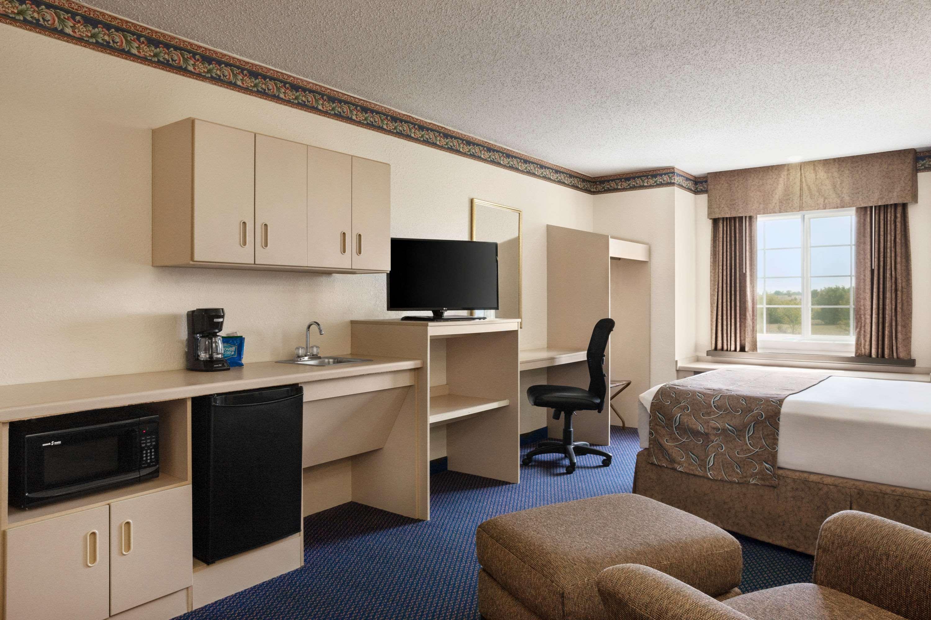 Travelodge By Wyndham Fort Scott Esterno foto