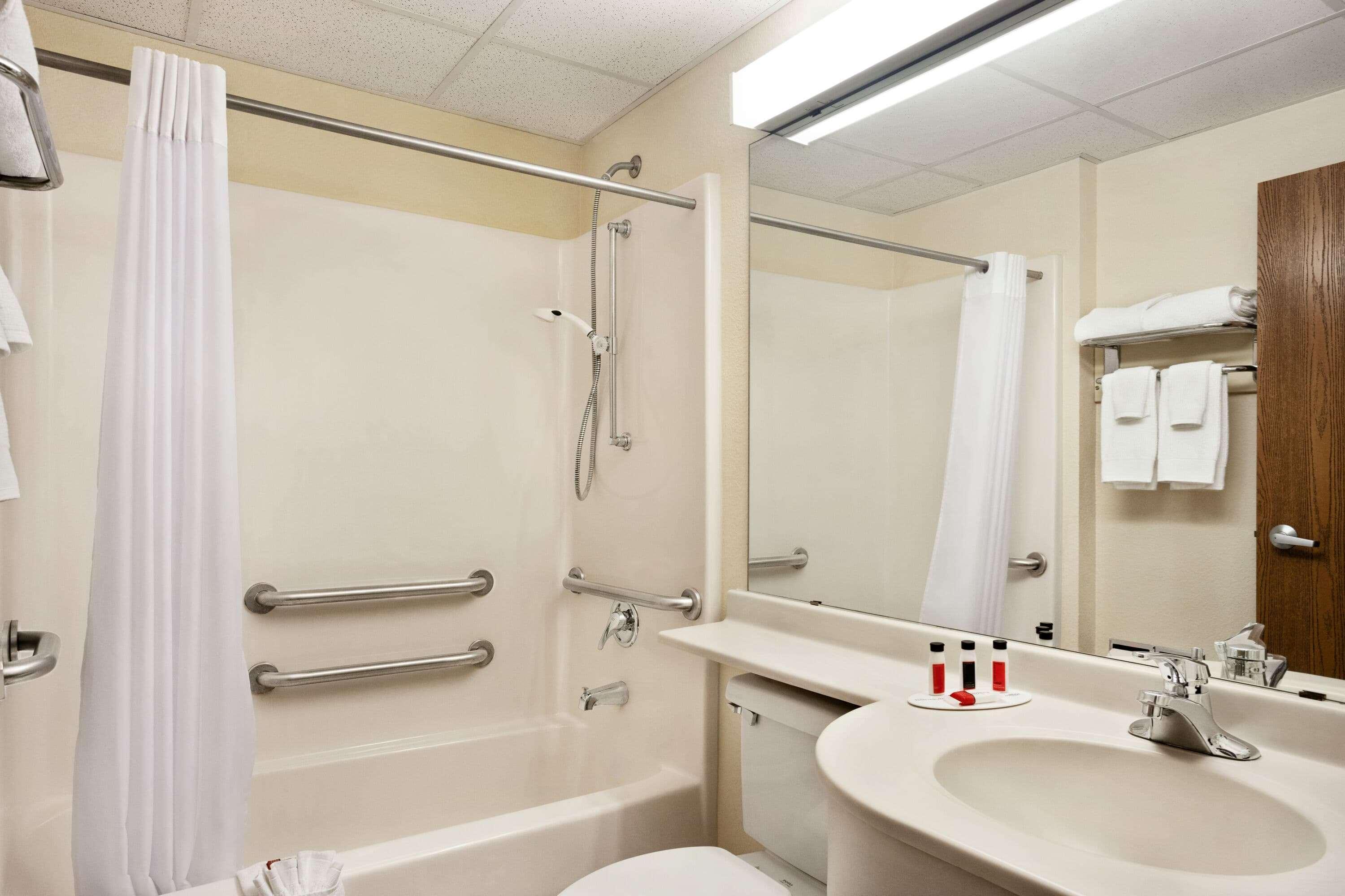 Travelodge By Wyndham Fort Scott Esterno foto