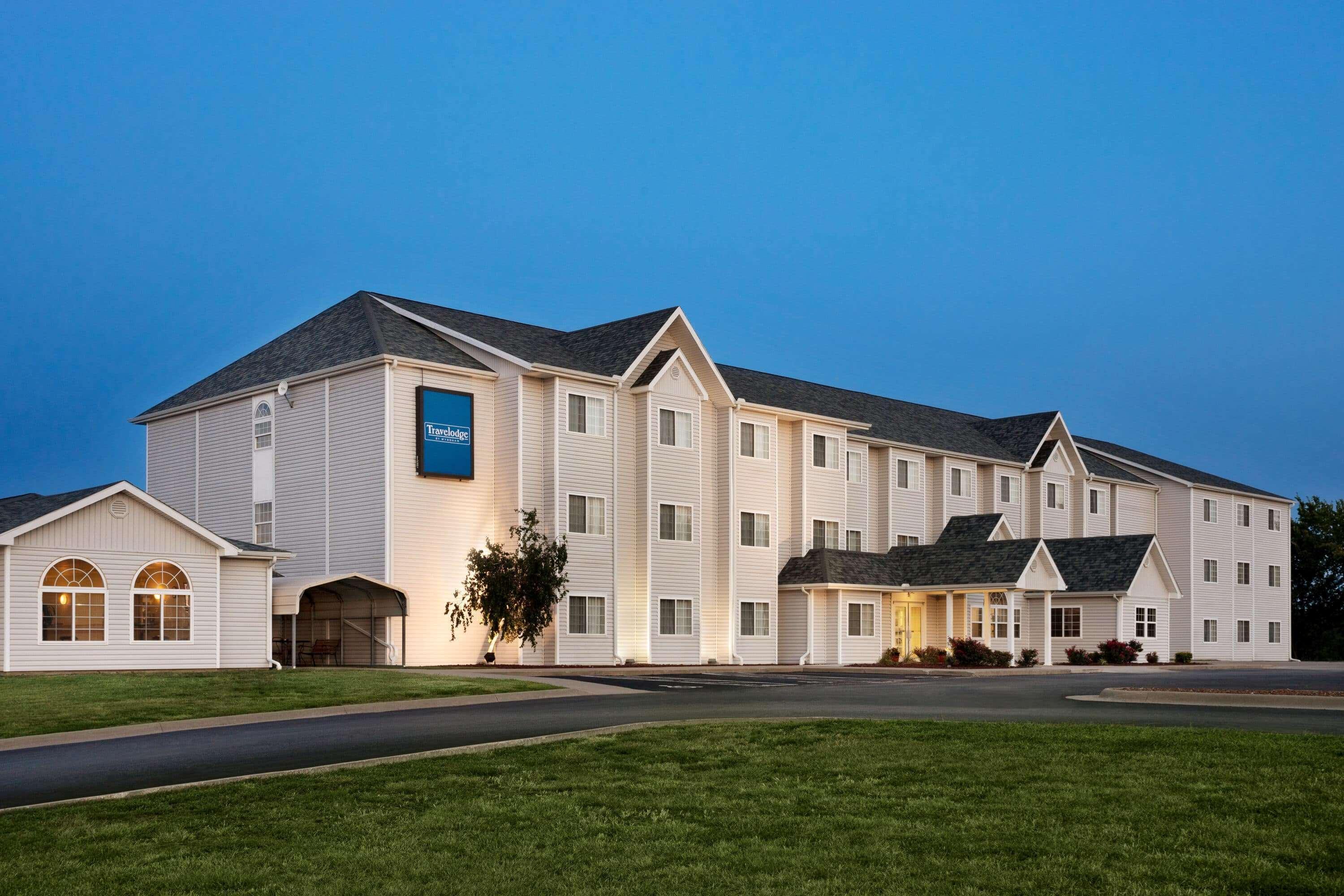 Travelodge By Wyndham Fort Scott Esterno foto