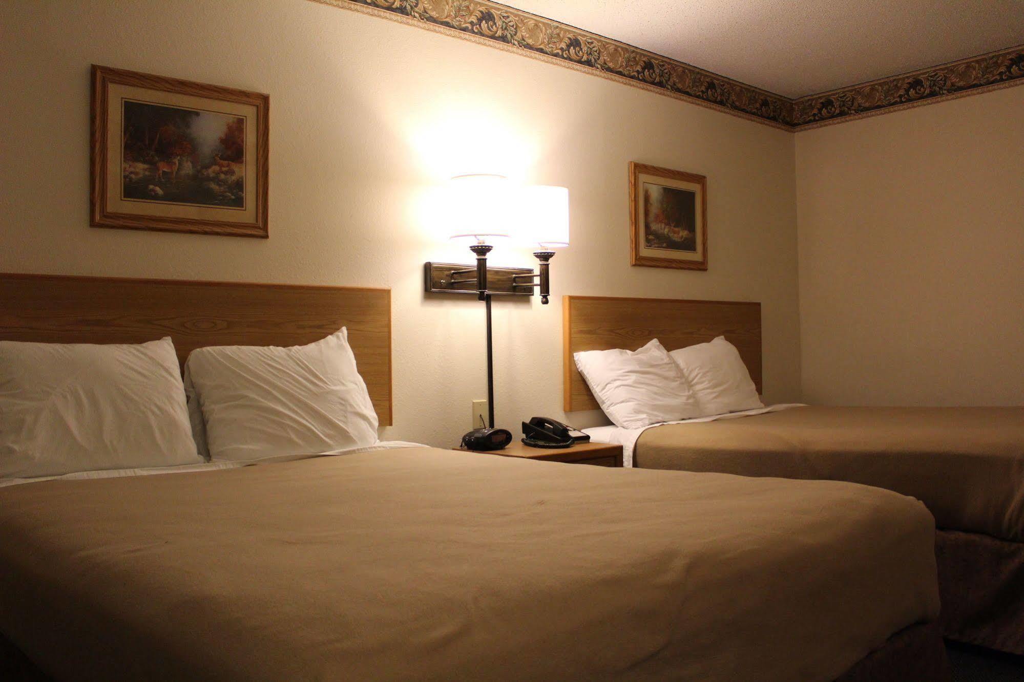 Travelodge By Wyndham Fort Scott Esterno foto
