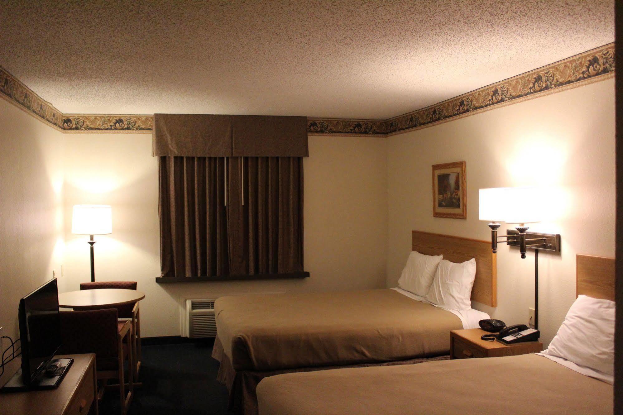 Travelodge By Wyndham Fort Scott Esterno foto
