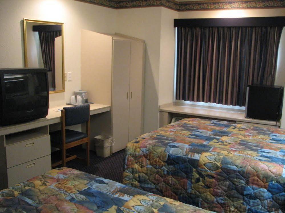 Travelodge By Wyndham Fort Scott Esterno foto