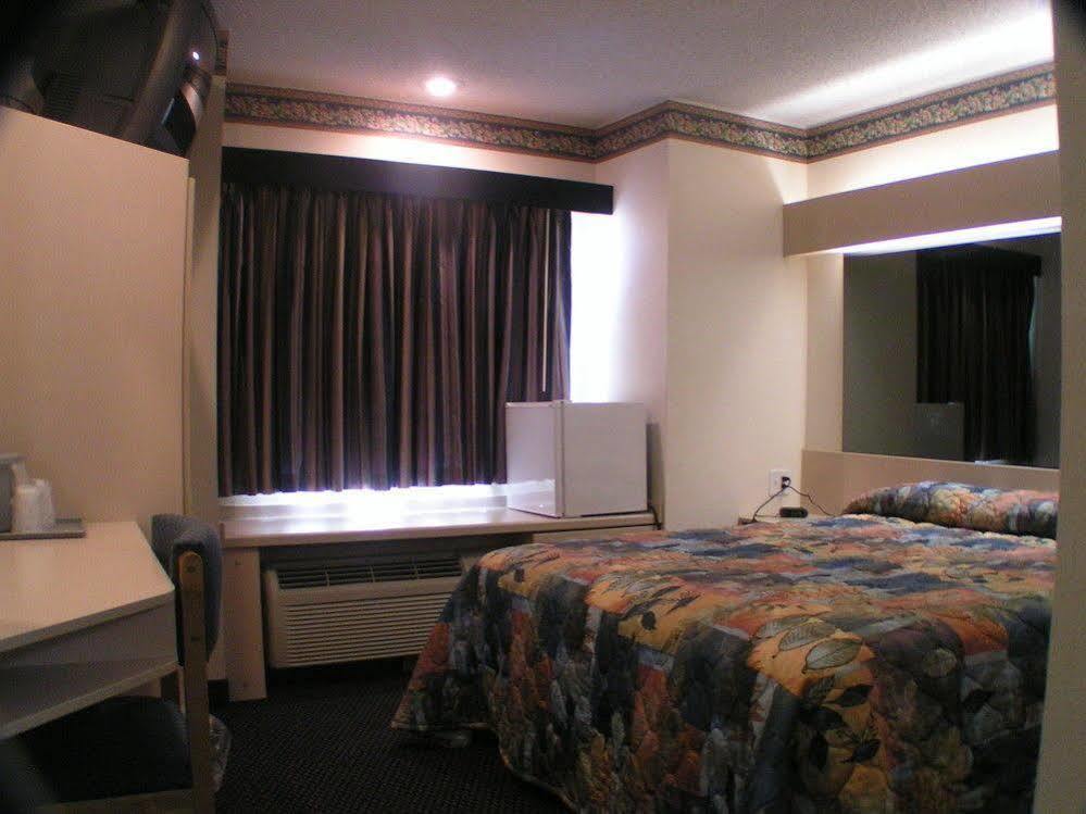 Travelodge By Wyndham Fort Scott Esterno foto