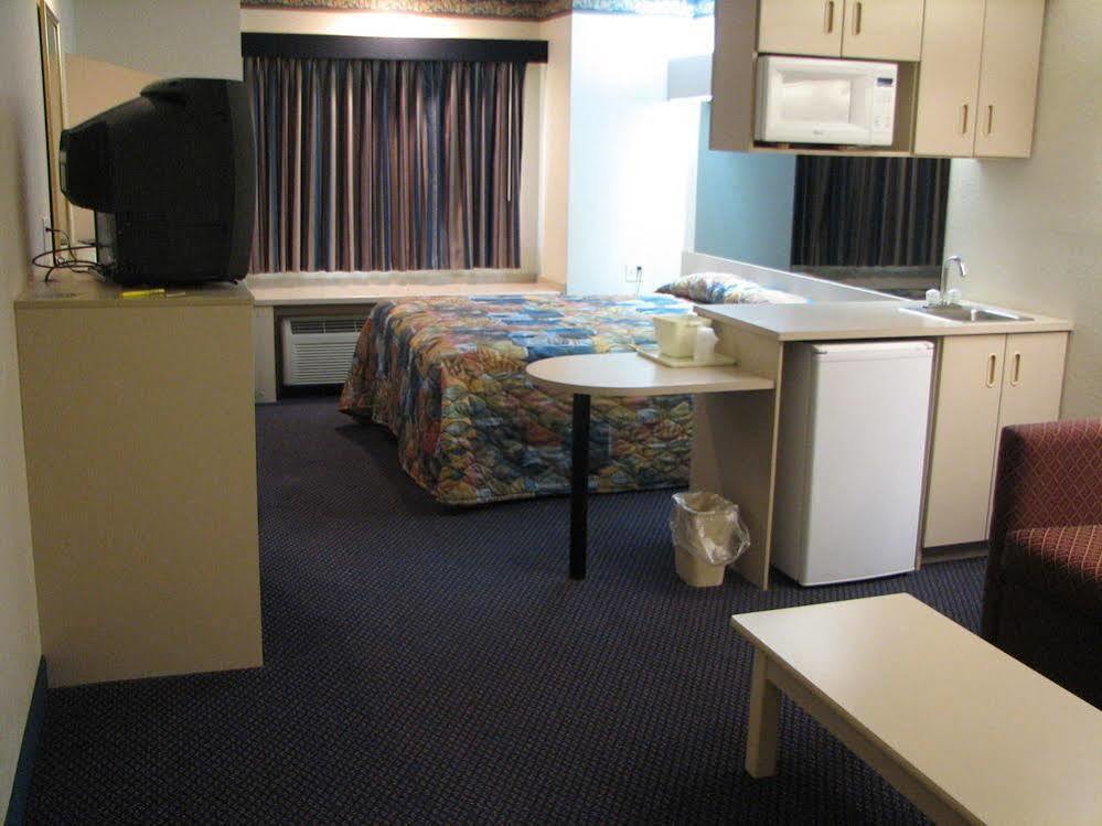Travelodge By Wyndham Fort Scott Esterno foto