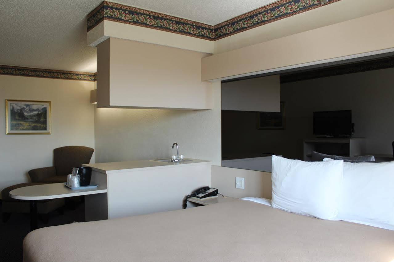 Travelodge By Wyndham Fort Scott Esterno foto