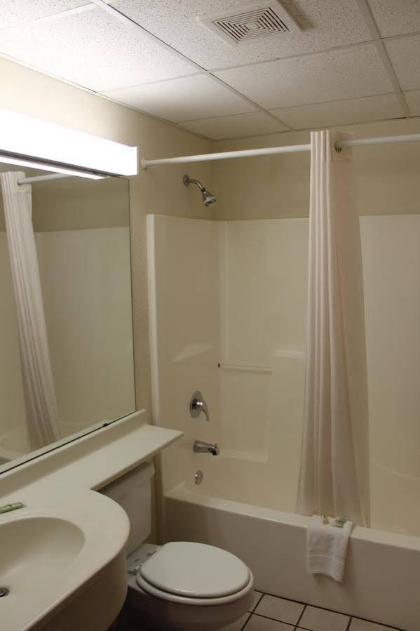 Travelodge By Wyndham Fort Scott Esterno foto