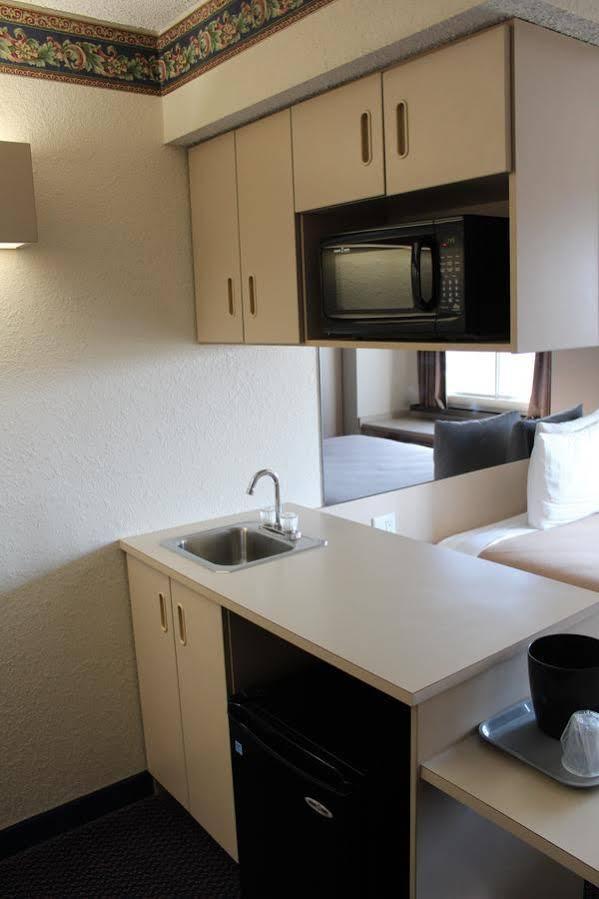 Travelodge By Wyndham Fort Scott Esterno foto